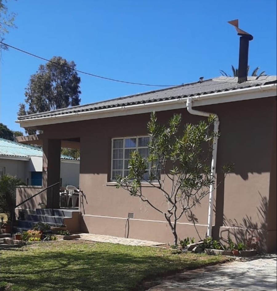 2 Bedroom Property for Sale in Uniondale Western Cape